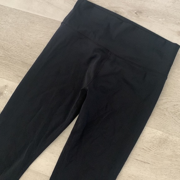 Zyia Active Black Brilliant Hi-rise Legging 28"‎ | size 12 solid black logo - Picture 7 of 13